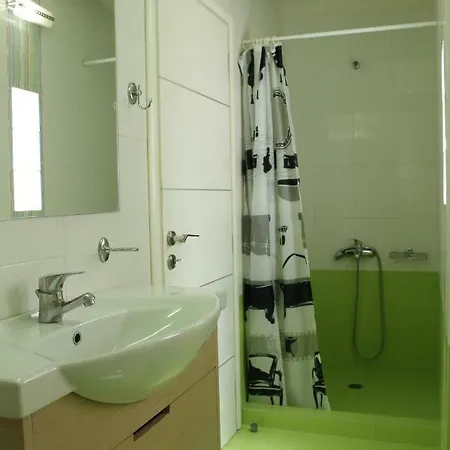 Blue Sky Apartment *